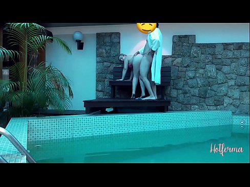 ❤️ Boss invita a cameriera à a piscina, ma ùn pudia resiste à un caldu ❤️❌ Porno anale à co.corona-pass.ru ❌❤